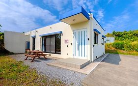 屋我地島 平屋1棟貸し Bbq可 最大8名 古宇利島まで車7分 ファミリにーにおすすめ Marilyn House Sumuide